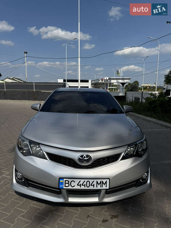 Toyota Camry 2014