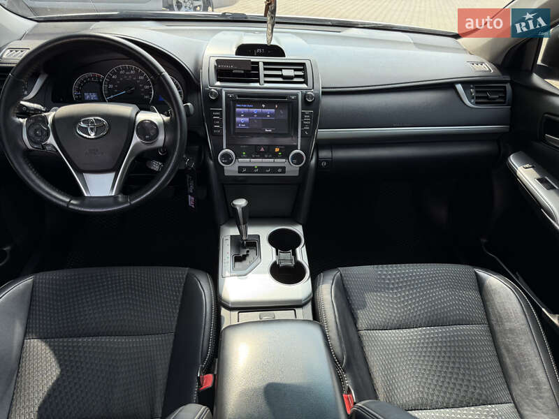 Toyota Camry 2014