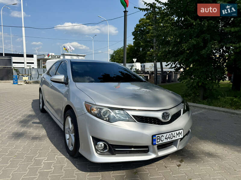 Toyota Camry 2014