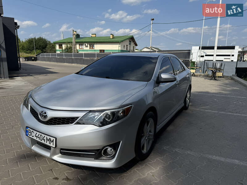 Toyota Camry 2014
