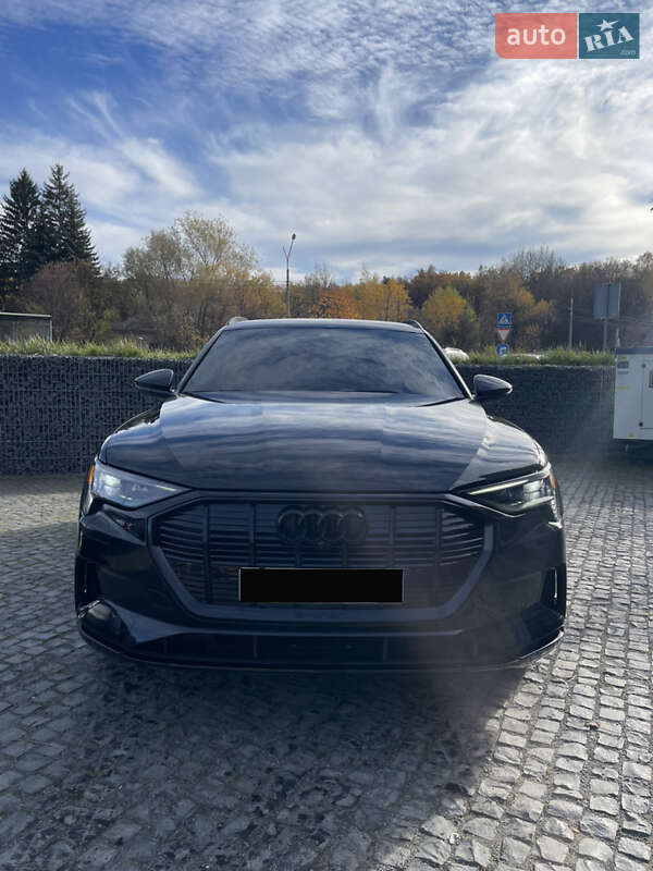 Audi-0