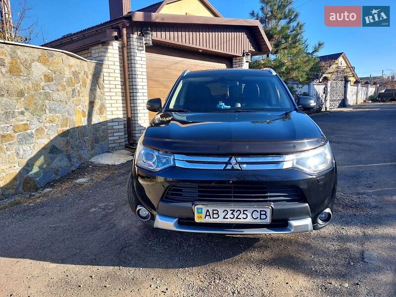 Mitsubishi Outlander 2014
