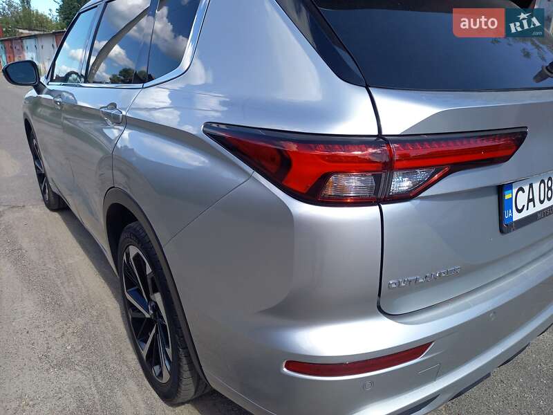 Mitsubishi Outlander 2022