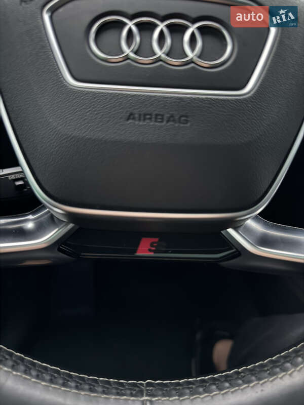 Audi-30