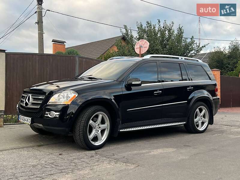 Mercedes-Benz-2
