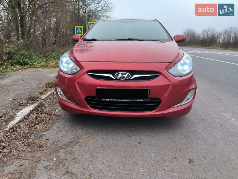 Hyundai Accent 2011