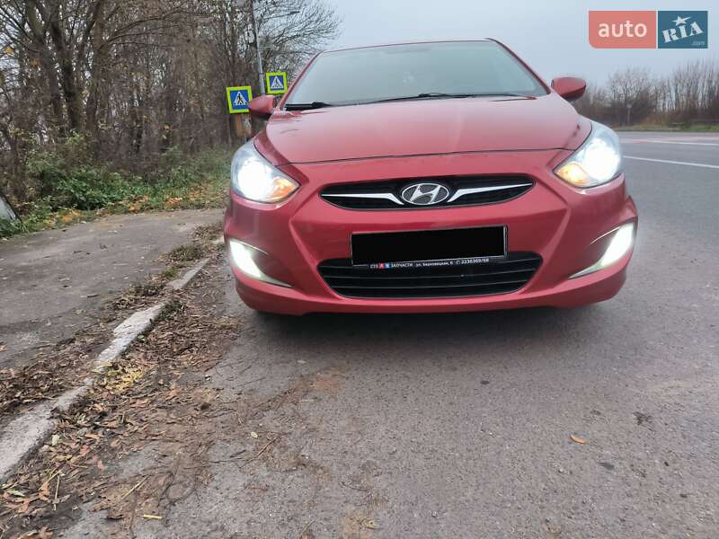 Hyundai Accent 2011