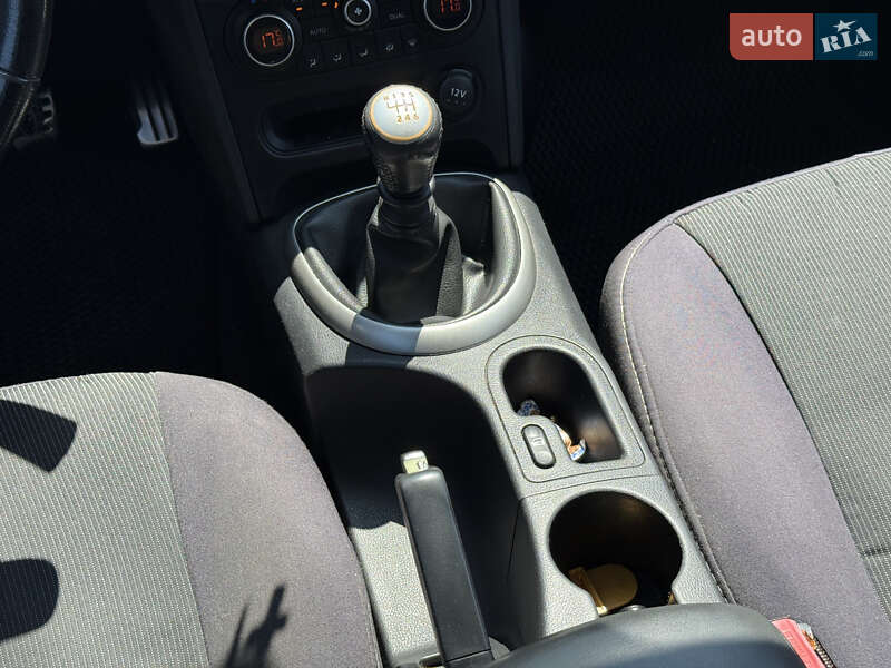 Nissan-22