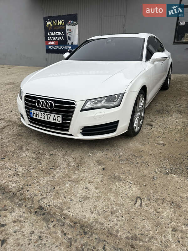 Audi-8