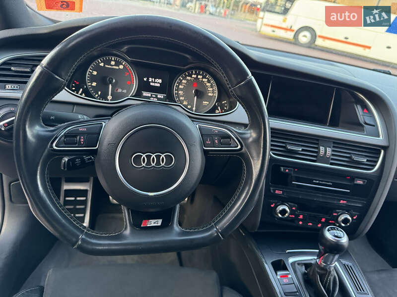 Audi-0