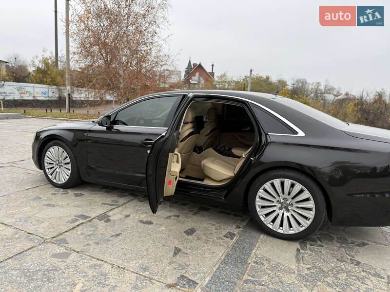 Audi-0