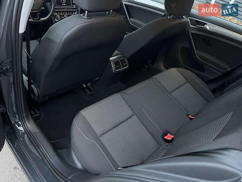 Volkswagen Golf 2020