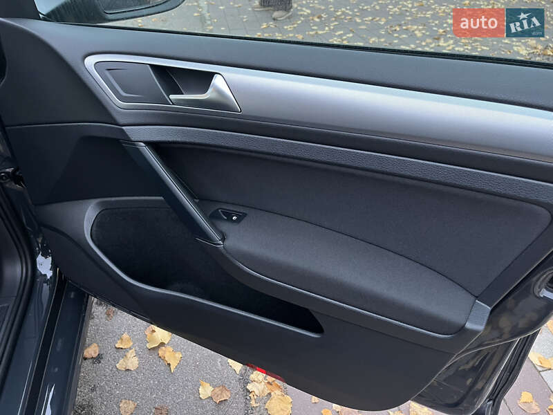 Volkswagen Golf 2020