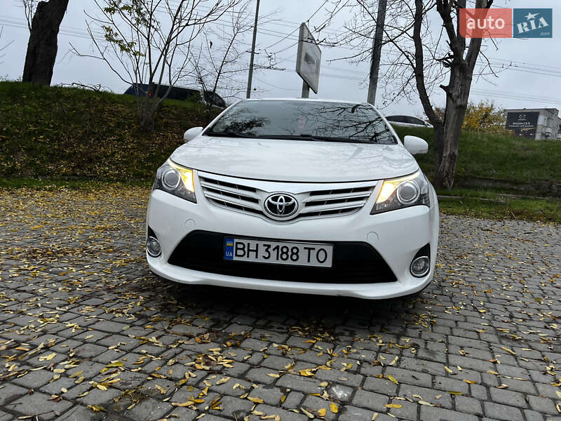 Toyota Avensis 2012