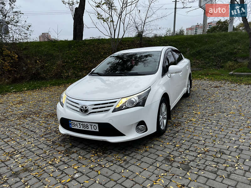 Toyota Avensis 2012