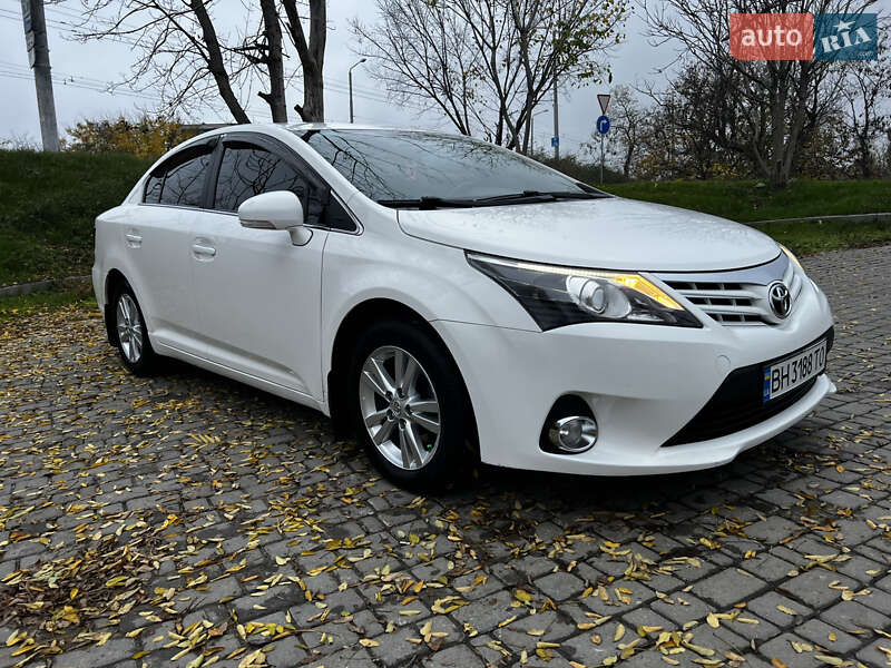 Toyota Avensis 2012