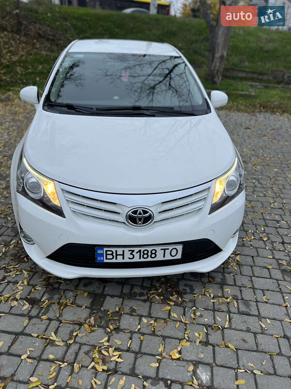 Toyota Avensis 2012