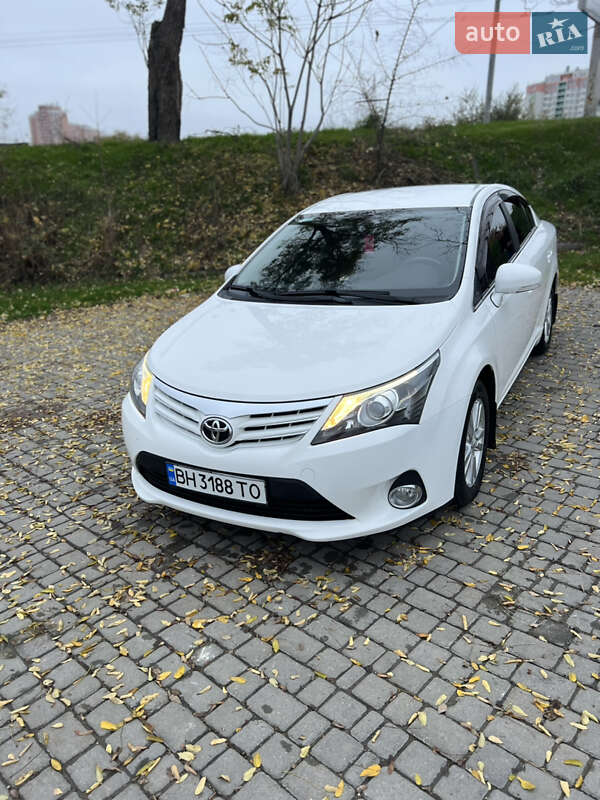 Toyota Avensis 2012