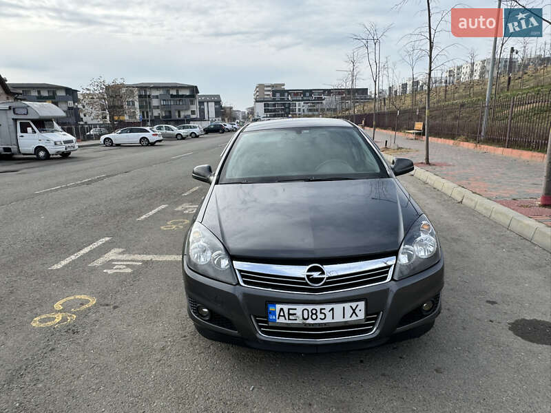 Opel Astra 2012