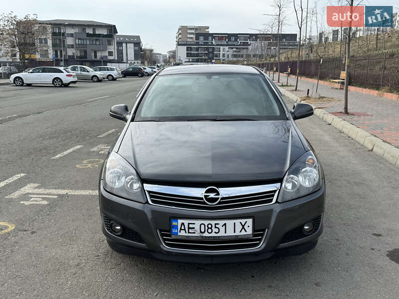 Opel Astra 2012