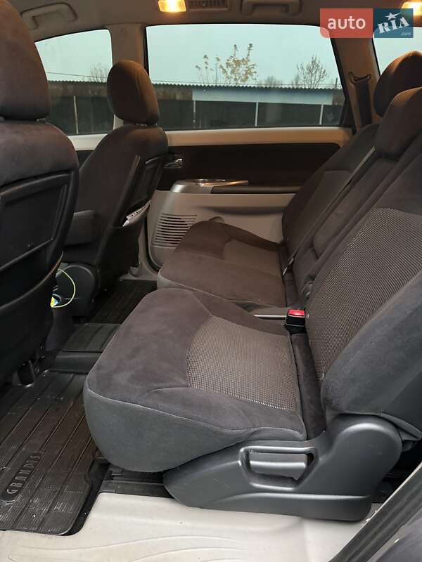 Mitsubishi Grandis 2008