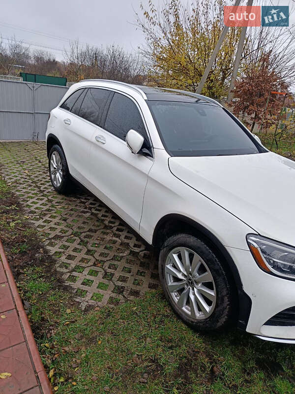 Mercedes-Benz-4