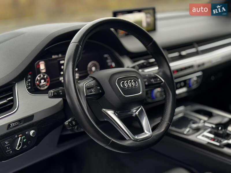 Audi-77
