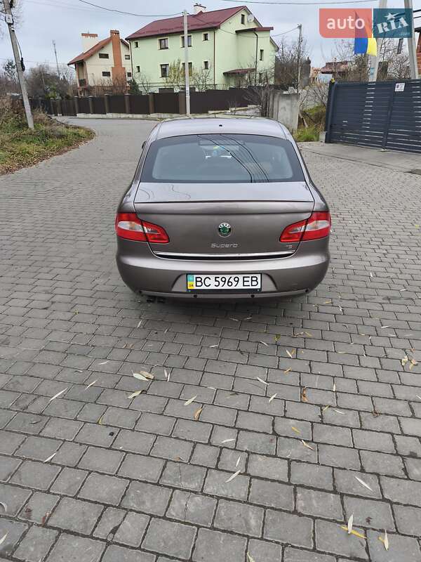 Skoda Superb 2012