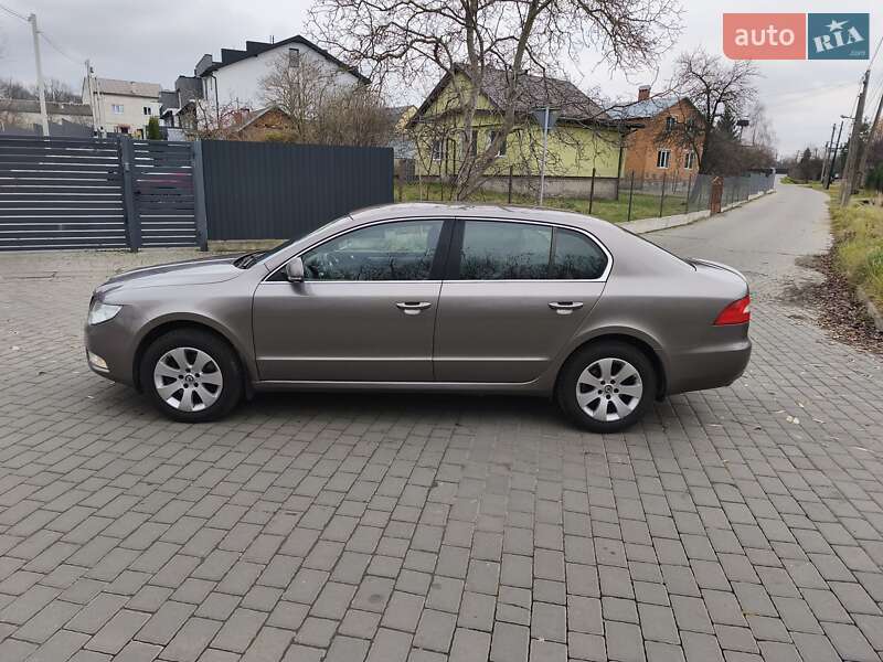 Skoda Superb 2012