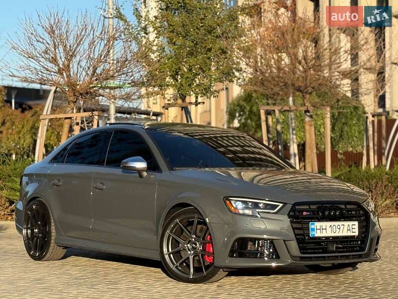 Audi-0