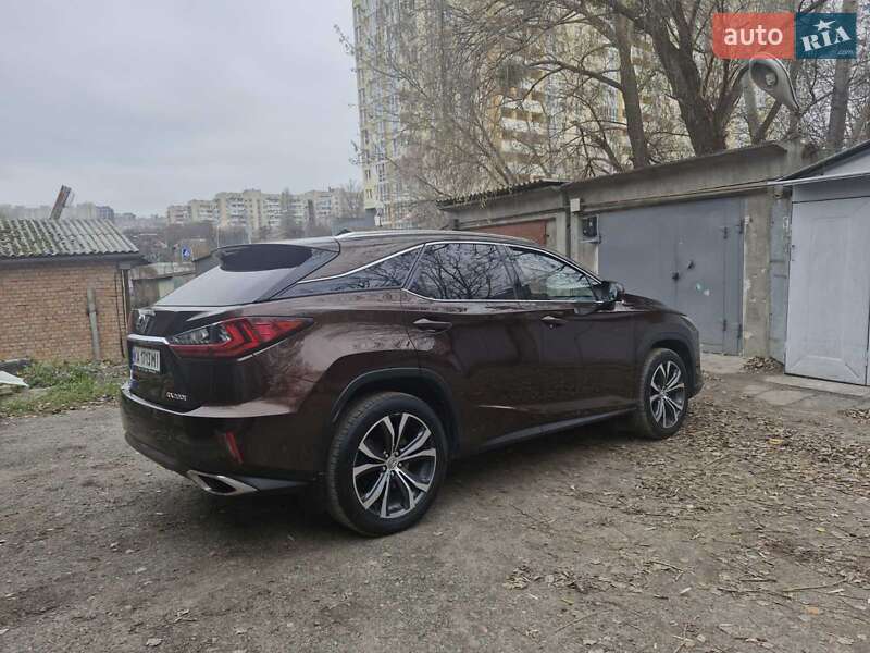 Lexus-3
