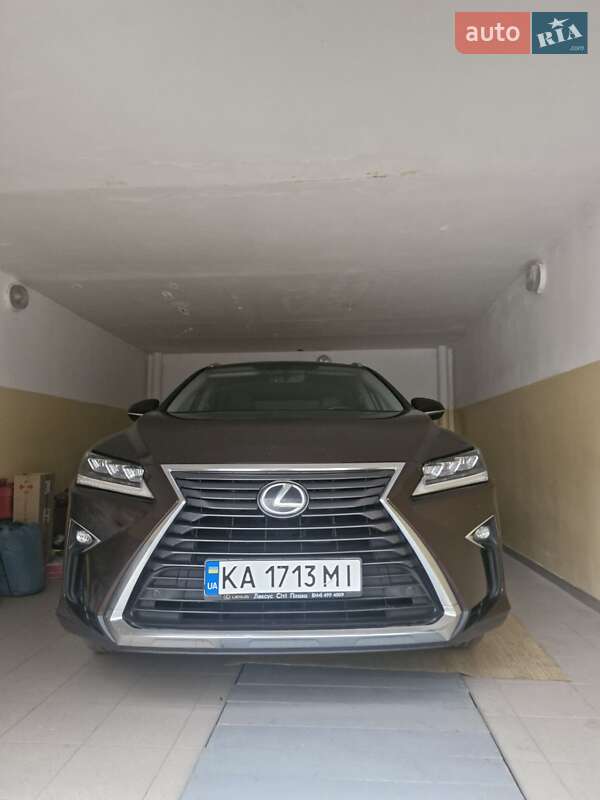 Lexus-1