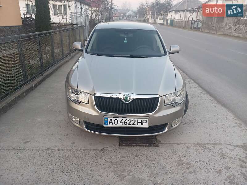 Skoda Superb 2012 Skoda Superb 2012