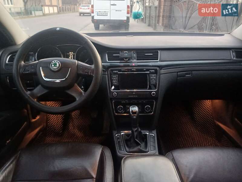Skoda Superb 2012 Skoda Superb 2012