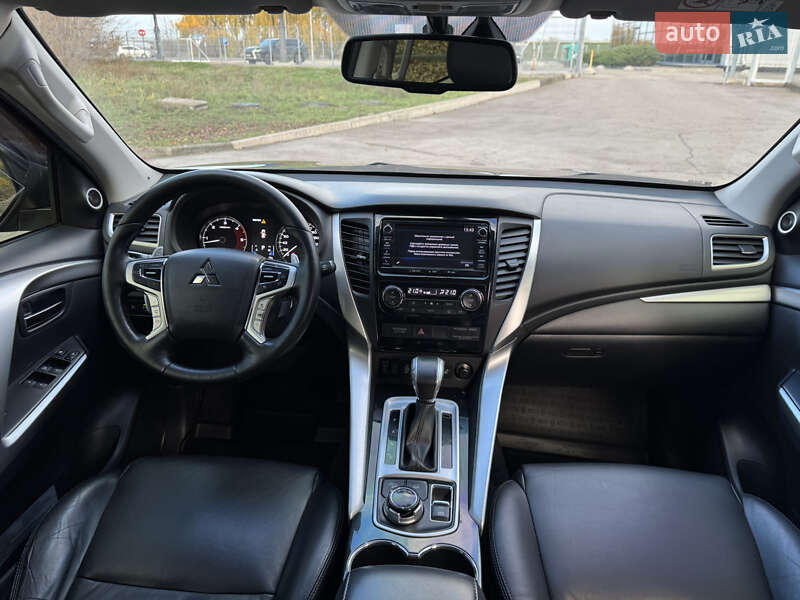 Mitsubishi Pajero Sport 2017