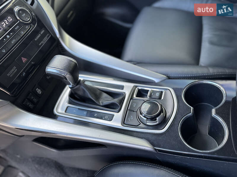 Mitsubishi Pajero Sport 2017