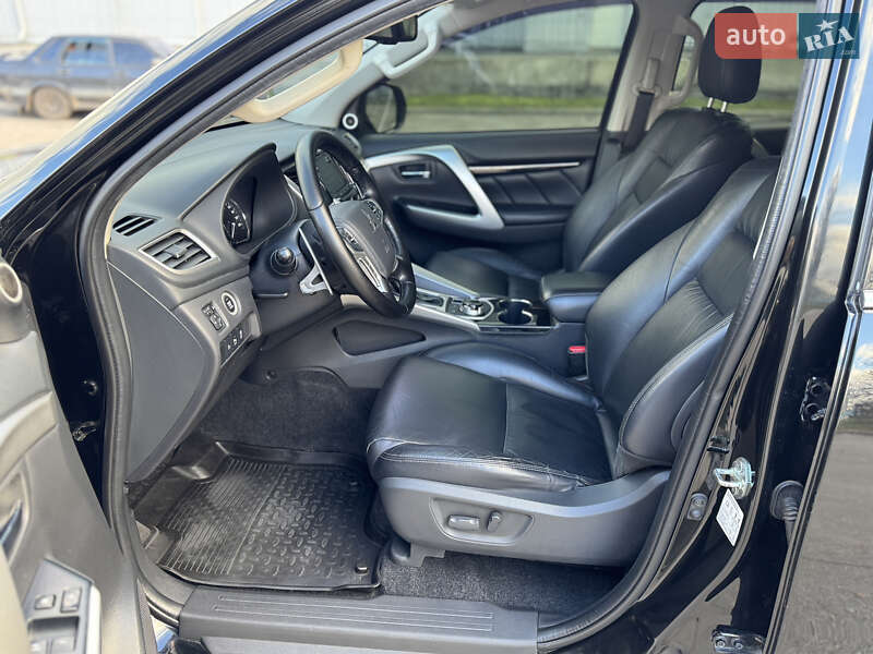 Mitsubishi Pajero Sport 2017