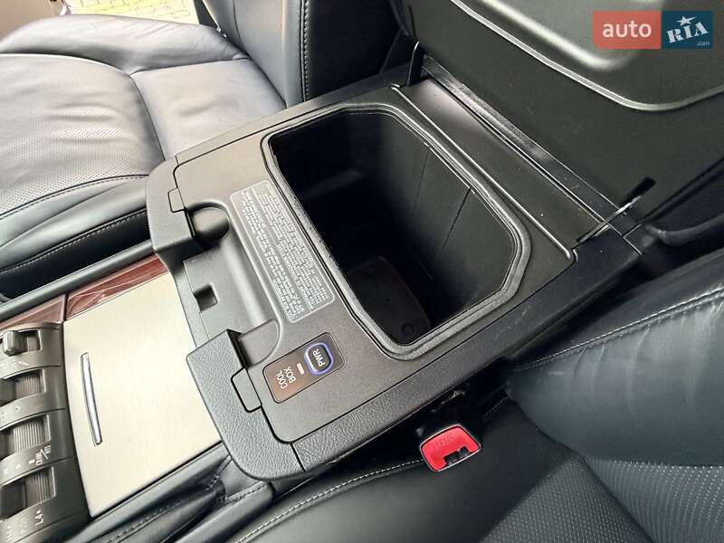 Lexus-52