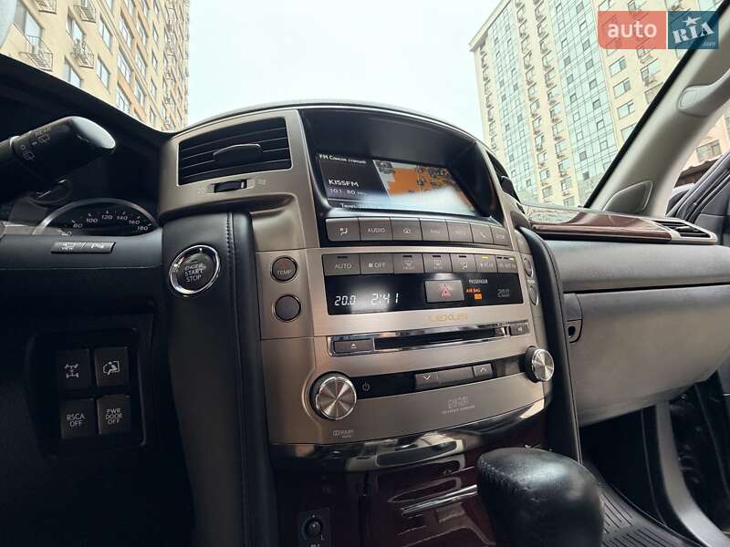 Lexus-51