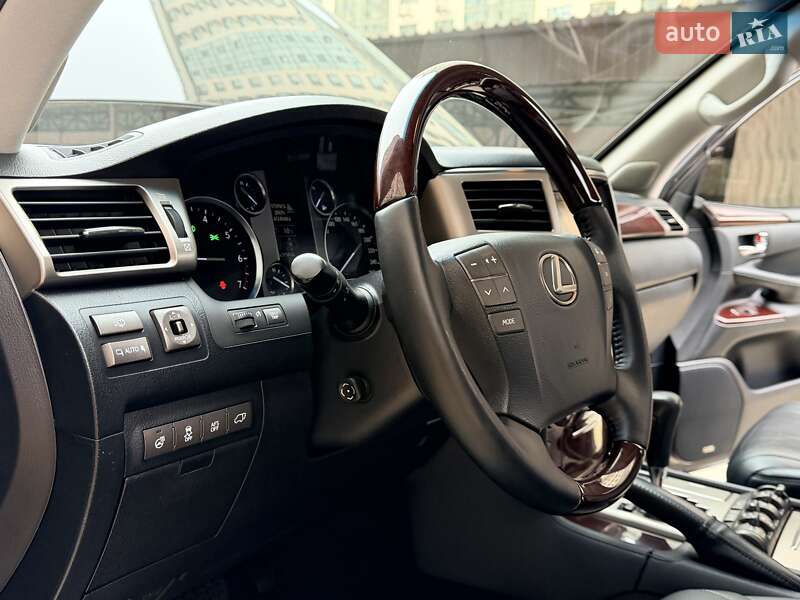 Lexus-122