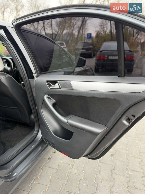 Volkswagen Jetta 2016