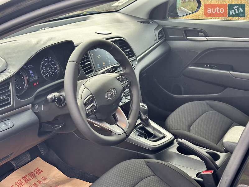 Hyundai Elantra 2019