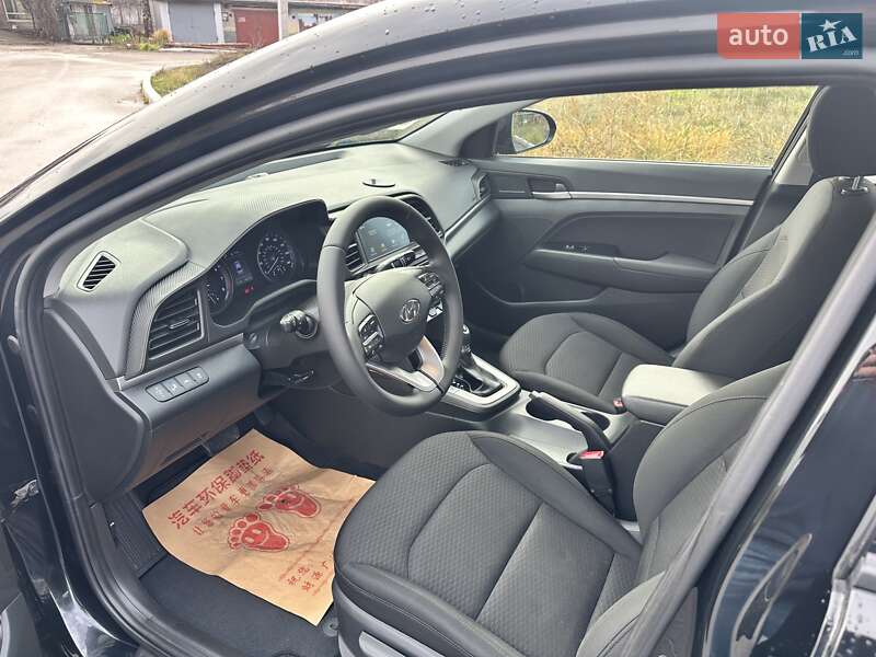 Hyundai Elantra 2019