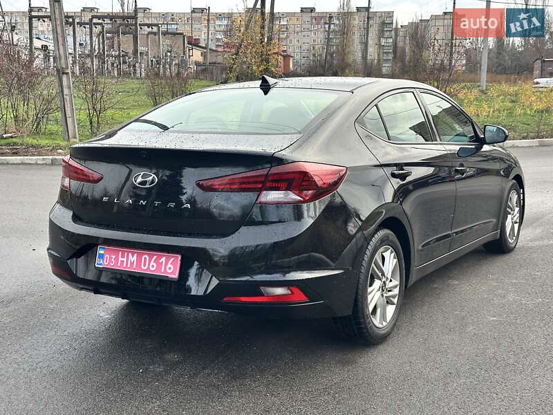 Hyundai Elantra 2019
