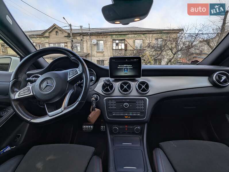 Mercedes-Benz GLA-Class 2016