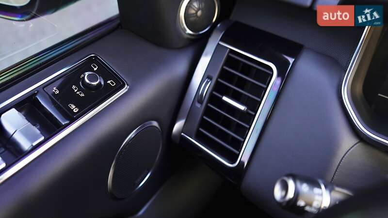 Land Rover-15