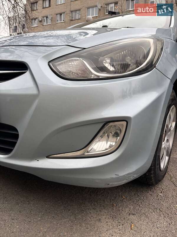 Hyundai Accent 2011