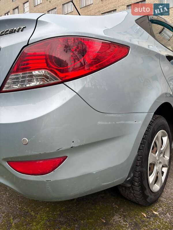 Hyundai Accent 2011