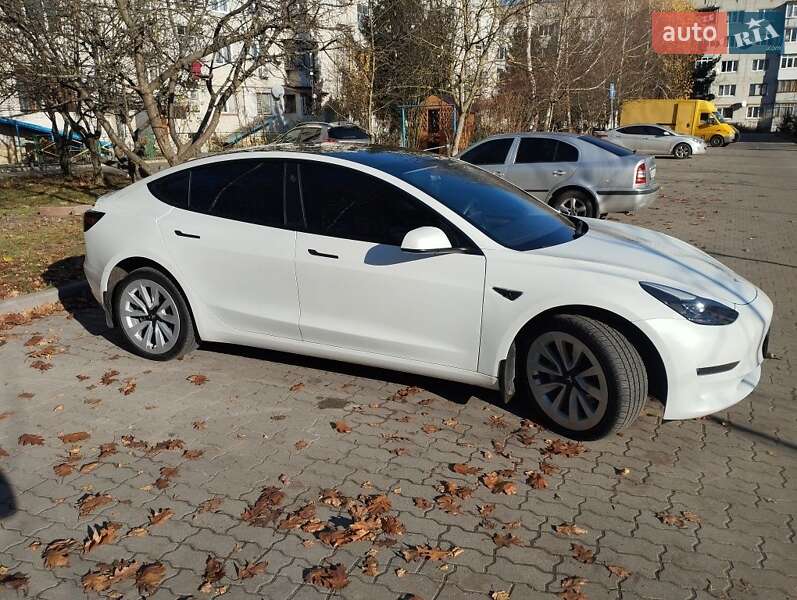Tesla-4
