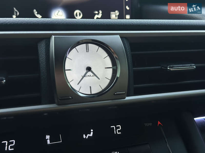 Lexus-30